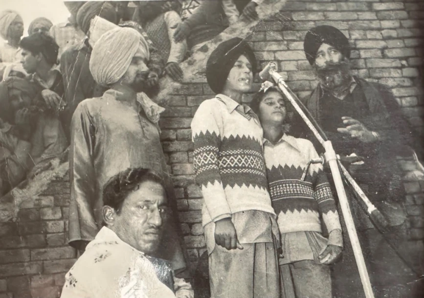 ਹਰਭਜਨ ਮਾਨ ਨੇ ਸਾਂਝੀ ਕੀਤੀ 1979-80 ਦੀ ਯਾਦਗਾਰੀ ਤਸਵੀਰ, ਕੁਲਦੀਪ ਮਾਣਕ ਨਾਲ ਜੁੜੀ ਖ਼ਾਸ ਯਾਦ ਕੀਤੀ ਤਾਜ਼ਾ